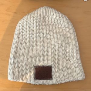 Love your melon hat! Never worn! In great condition!